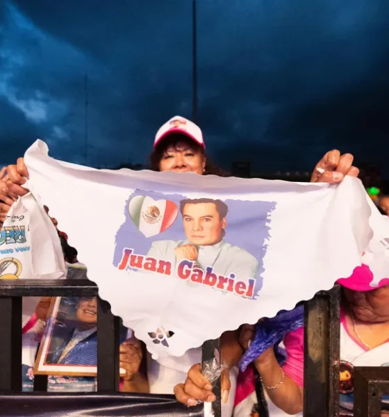 Juan Gabriel Concert Screening at Mexico City’s Zócalo Attracts 70,000 People